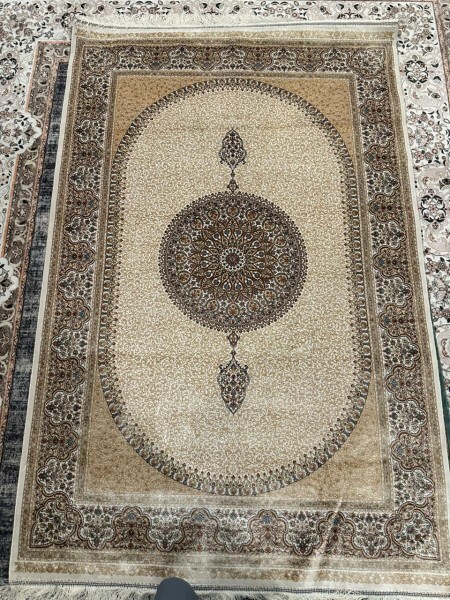 Iranian Shana Silk Carpet - 2