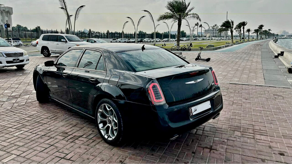 كرايسلر سي ٣٠٠ - 4