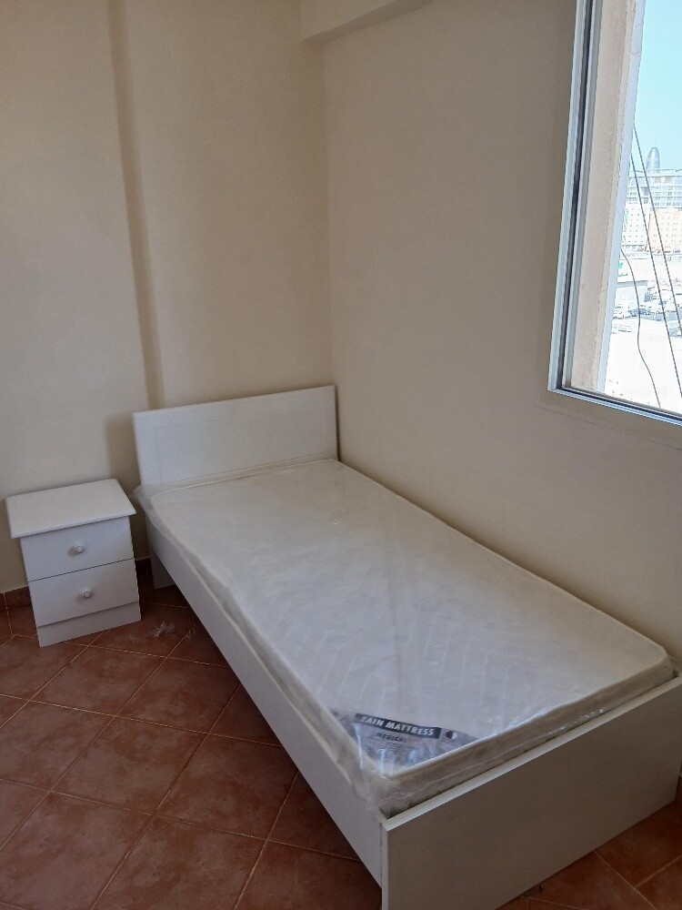Bed or cabinet furniture item - 2