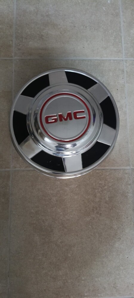 GMC SIERRA CLASSIC WHEEL CAP - 2