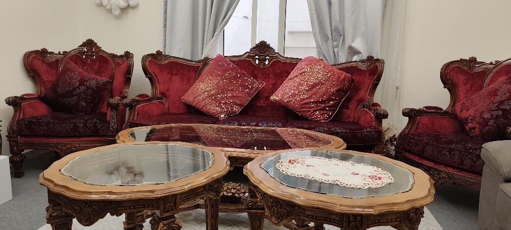 طقم كنب مع طاولات - 2