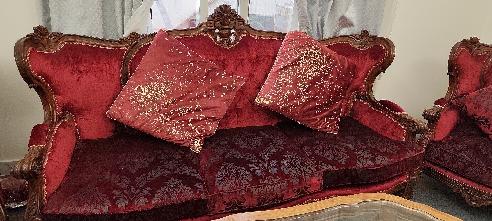 طقم كنب مع طاولات - 1