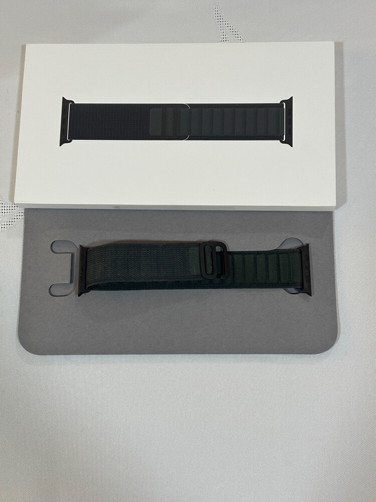 ‏Apple Watch Ultra 2  - 7