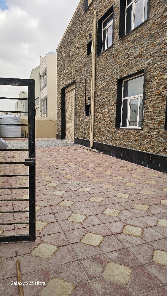 For Rent Food Store Baraka Al Awa - 3