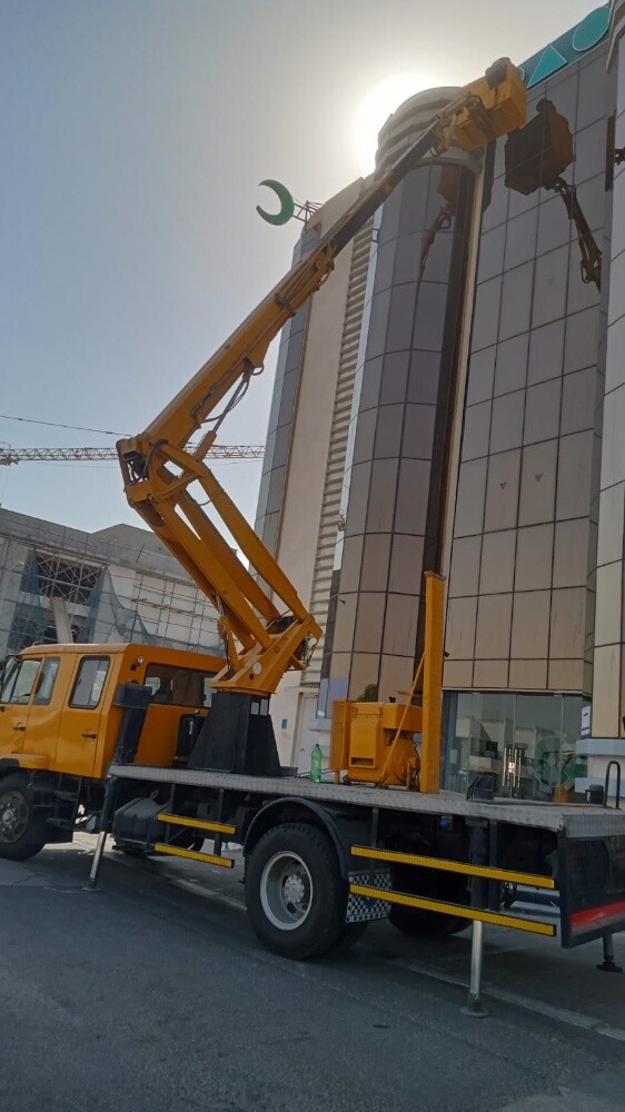 ليفت للإيجار مع سائق - 6