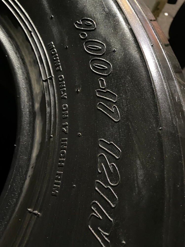 900/17" Maxxis brand - 4