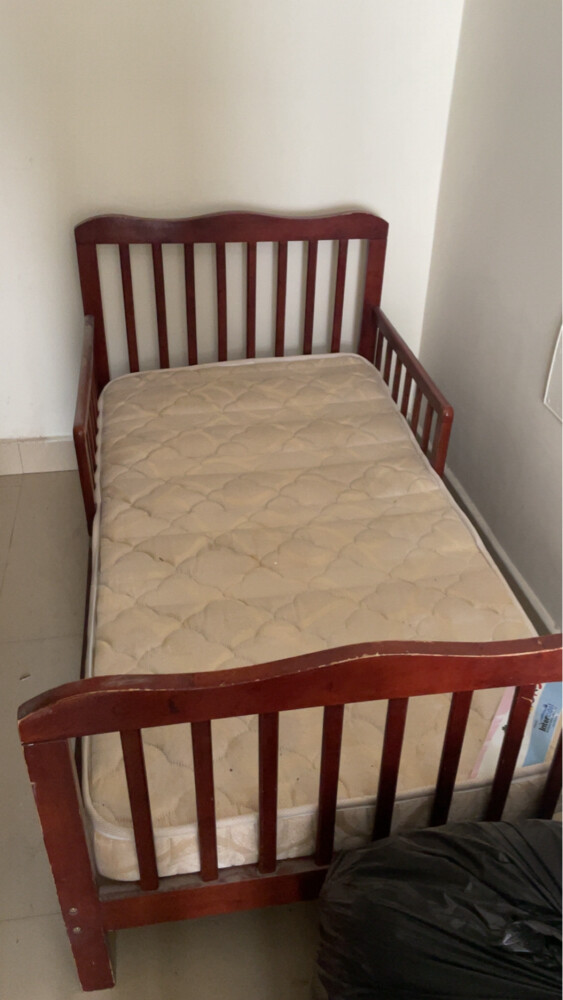 تخت مع فرشه - 1