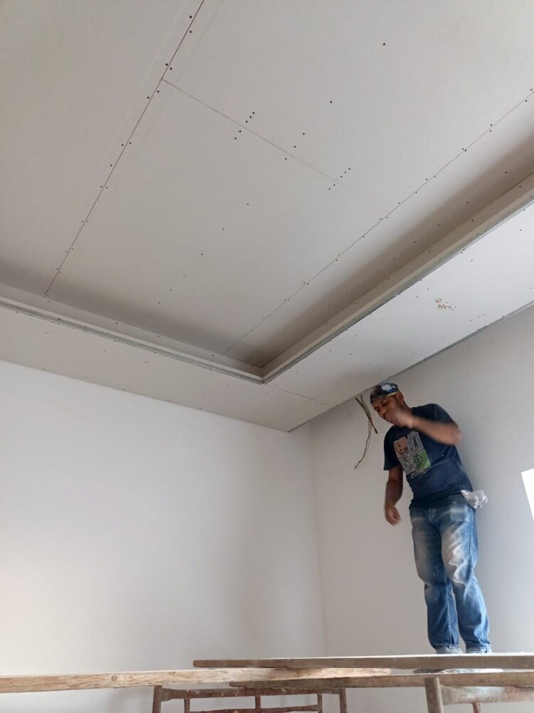 gypsum board and painter - 15