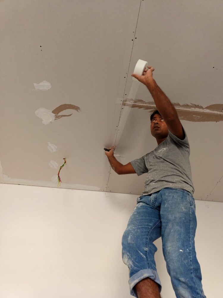 gypsum board and painter - 13