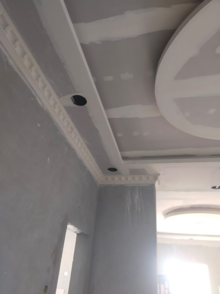 gypsum board and painter - 12