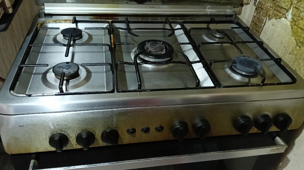 دبة غاز وفرن غاز  وطاولة - 1