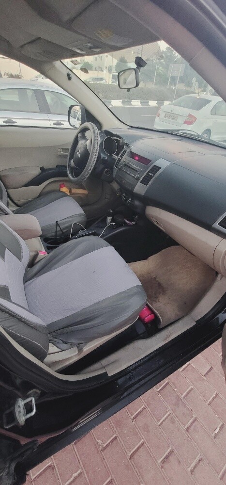 Mitsubishi Outlander - 4