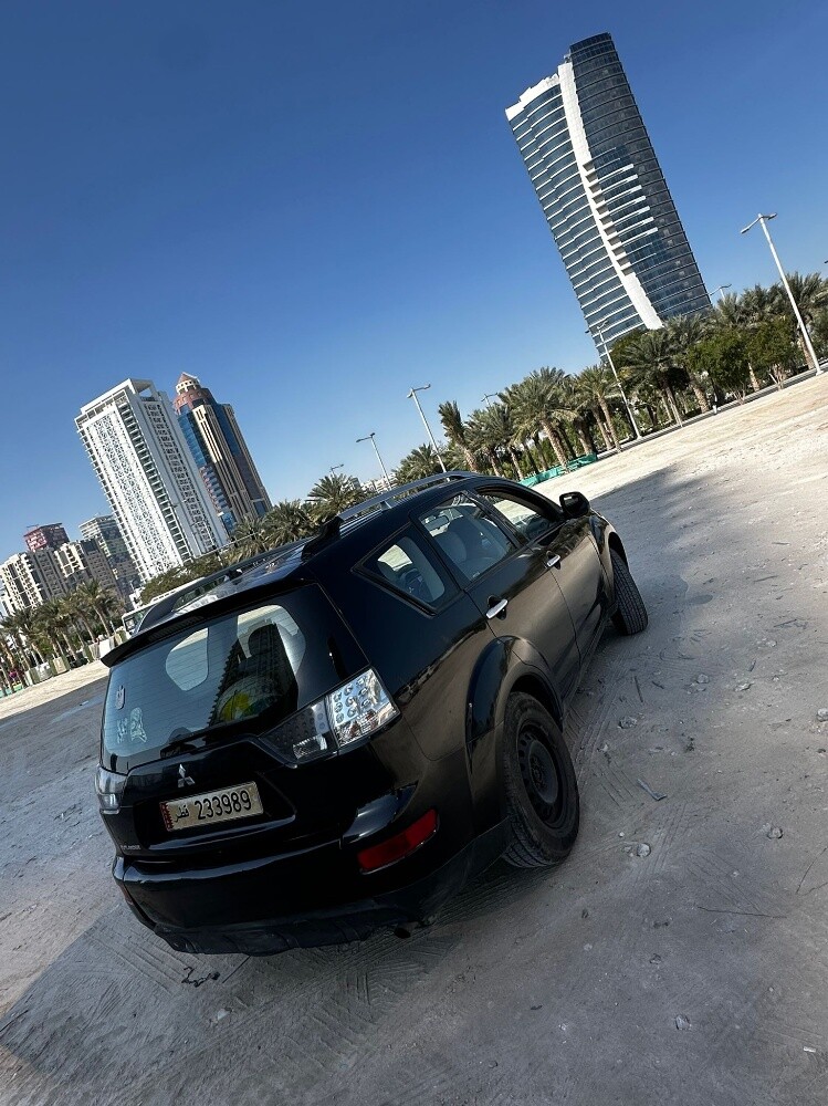 Mitsubishi Outlander - 2