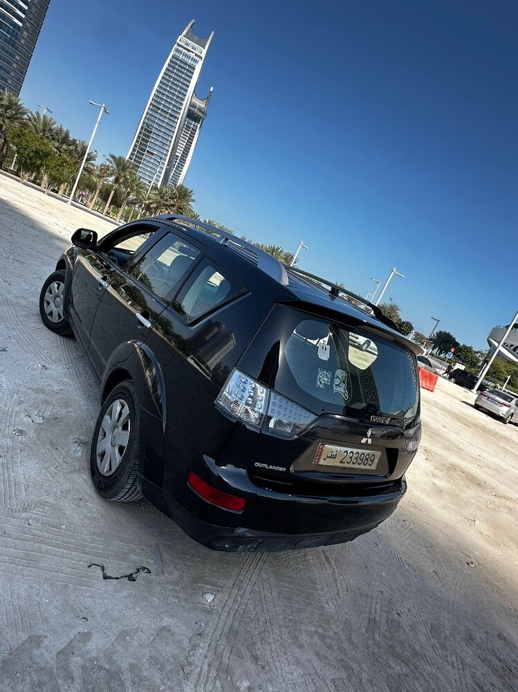 Mitsubishi Outlander - 1