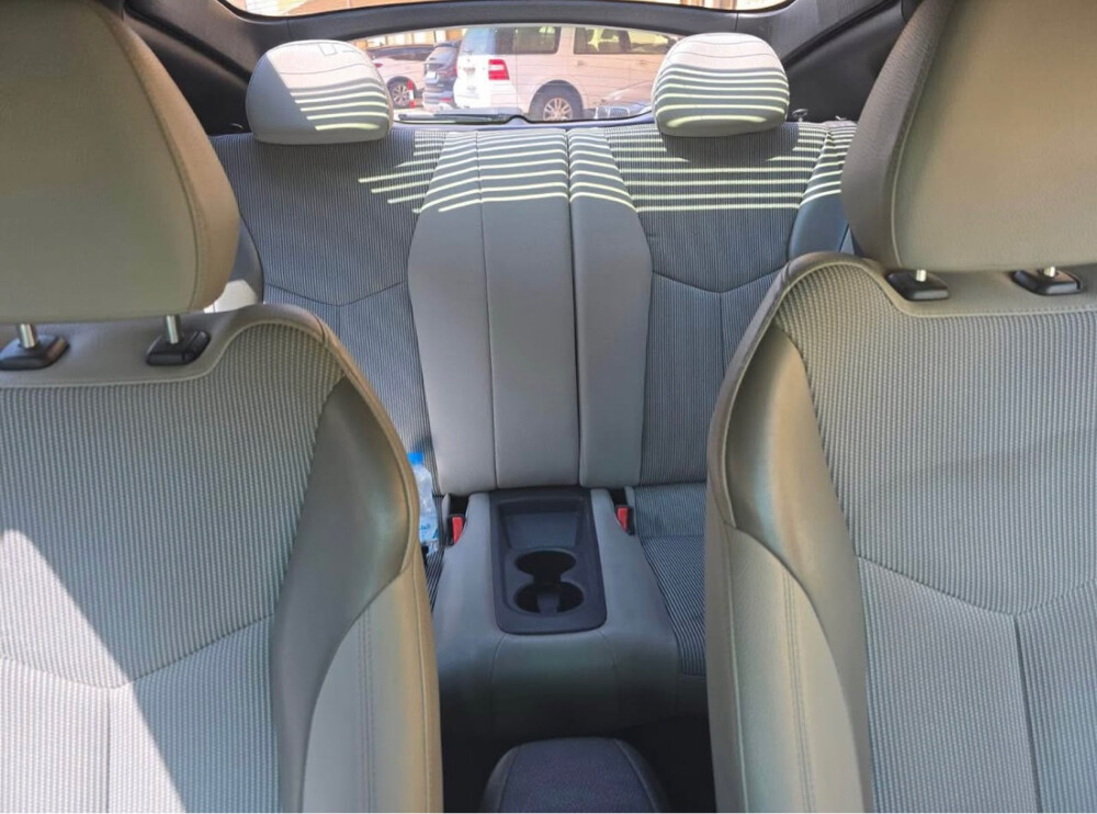 2018 Hyundai Veloster Full Option - 9