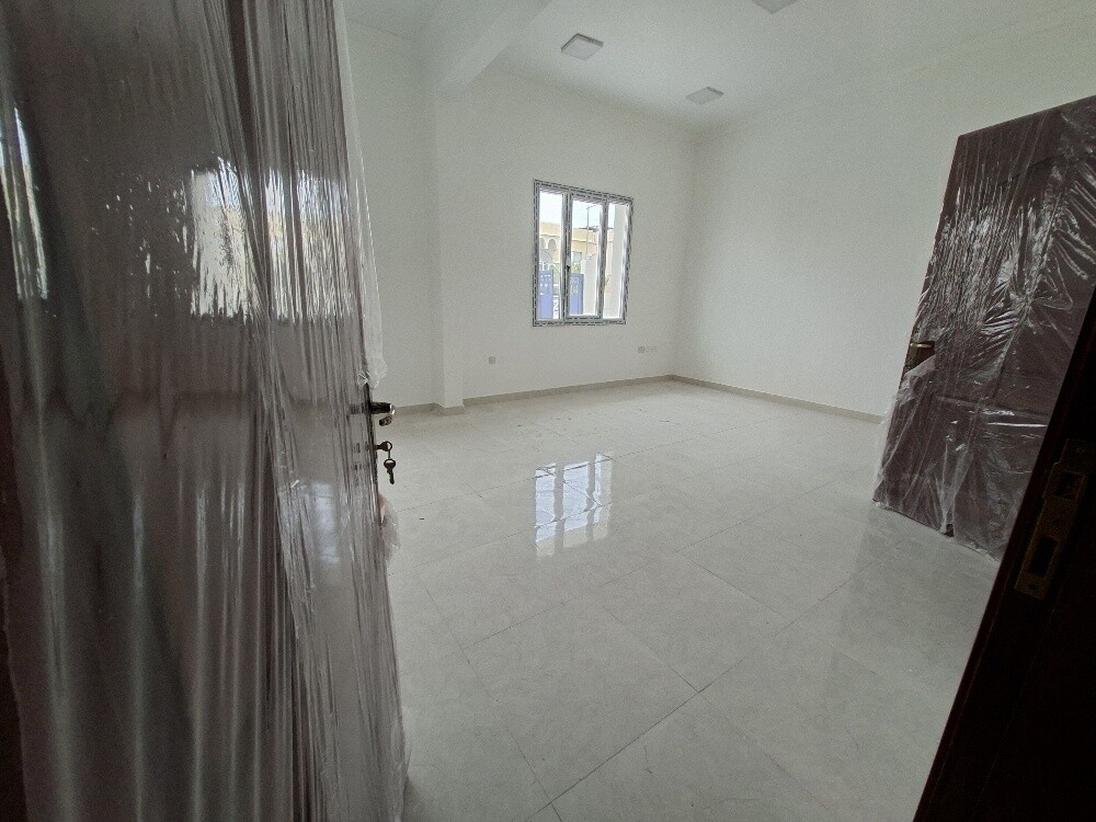 *Large, brand new villa for sale - 15