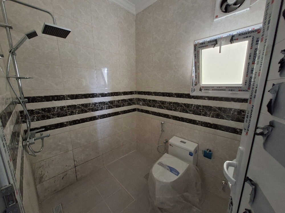 *Large, brand new villa for sale - 3