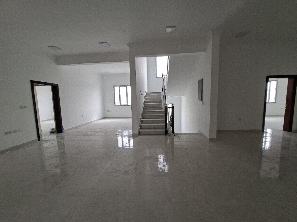 *Large, brand new villa for sale - 8