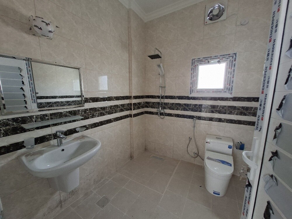 *Large, brand new villa for sale - 18