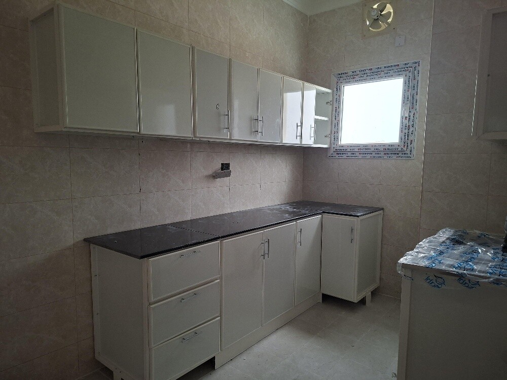 *Large, brand new villa for sale - 9