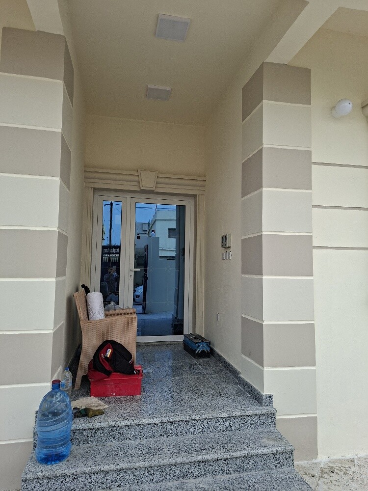 *Large, brand new villa for sale - 10