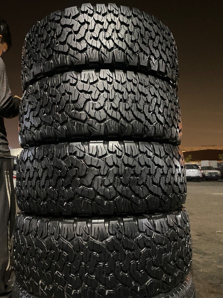 285/70/17" Bfgoodrich USA tire - 4