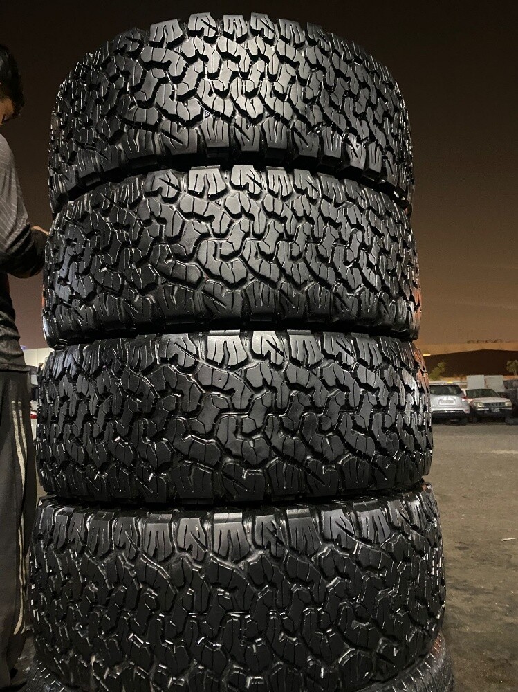 285/70/17" Bfgoodrich USA tire - 2