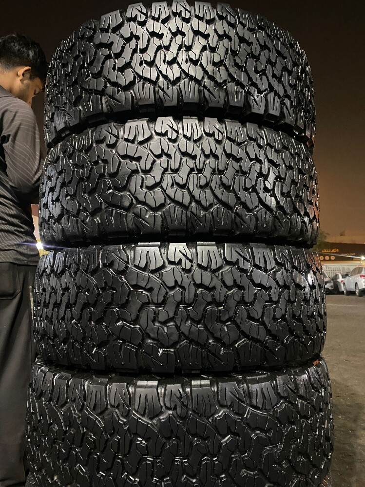 285/70/17" Bfgoodrich USA tire - 3
