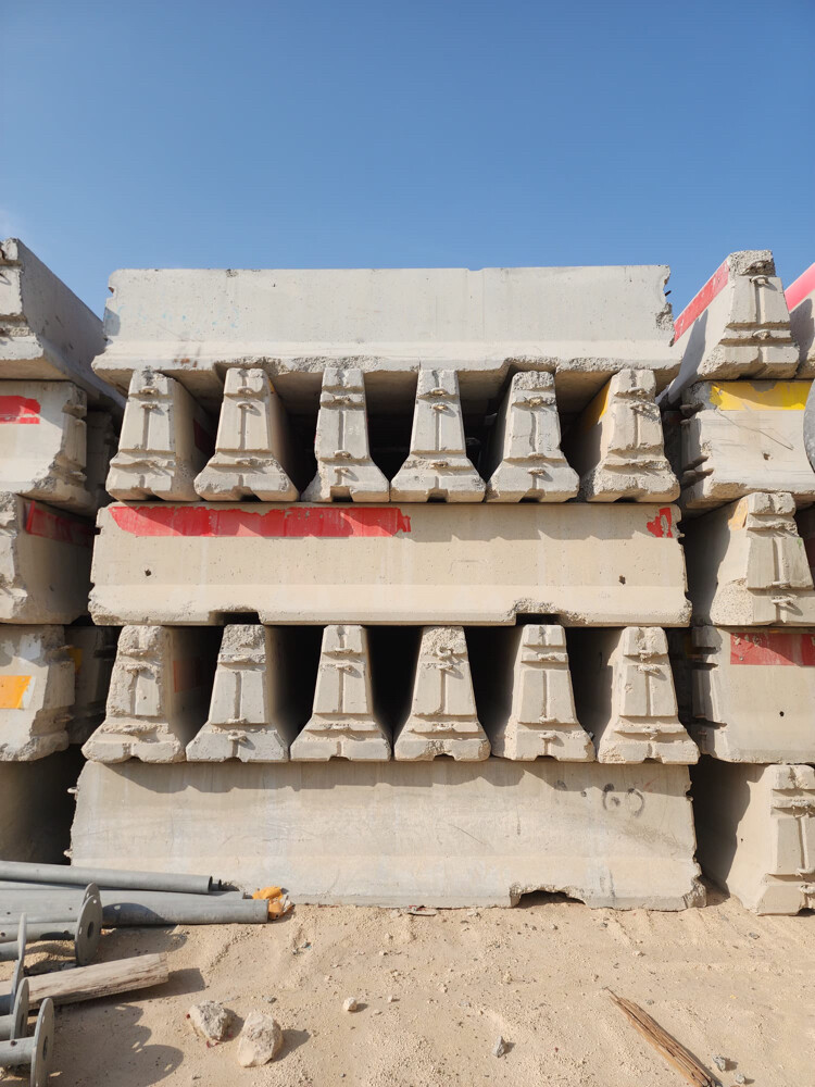 CONCRETE BARRIERS (3.8 MTR) - 2