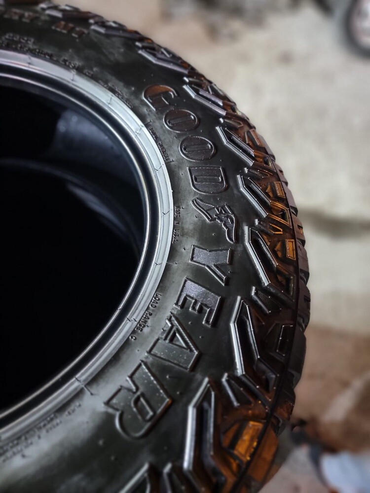 275/70/18 Good Year Tyre, U.S.A - 3