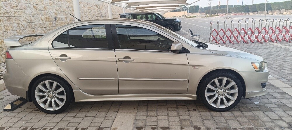 Mitsubishi GT - 4