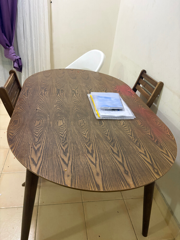 wood table 6 seats in good co - 1