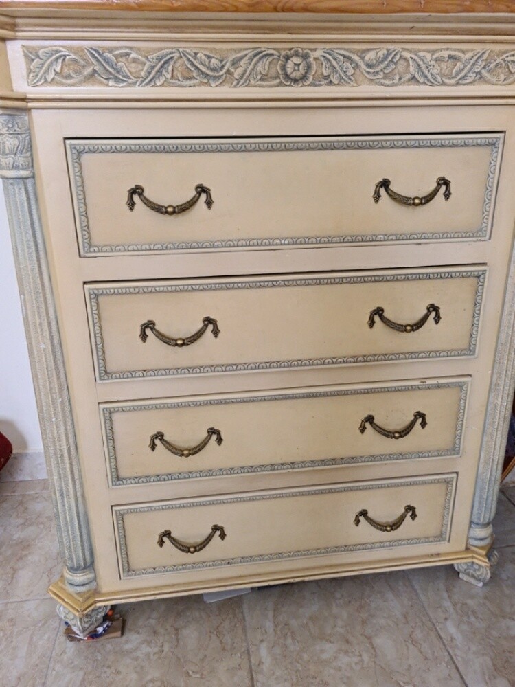 Bed set + 2night stands + drawer - 5