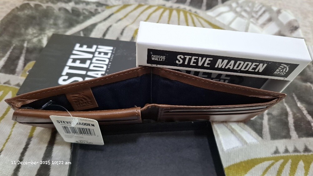 Steve Madden leather wallet - 8