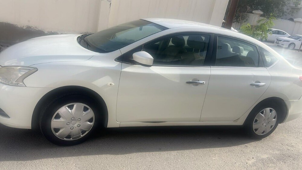 Nissan Sentra Good condition model 2016 and contact number 71719780 - 2