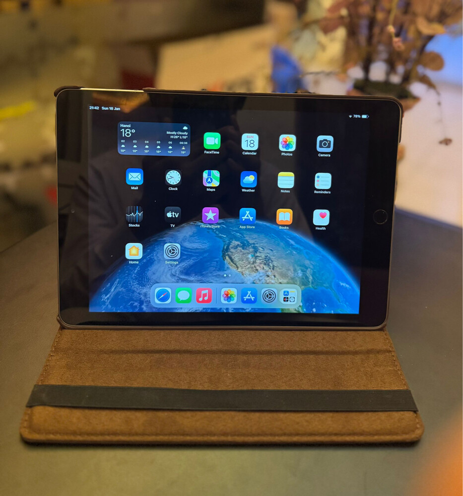 ipad 6th generation USA original  - 4