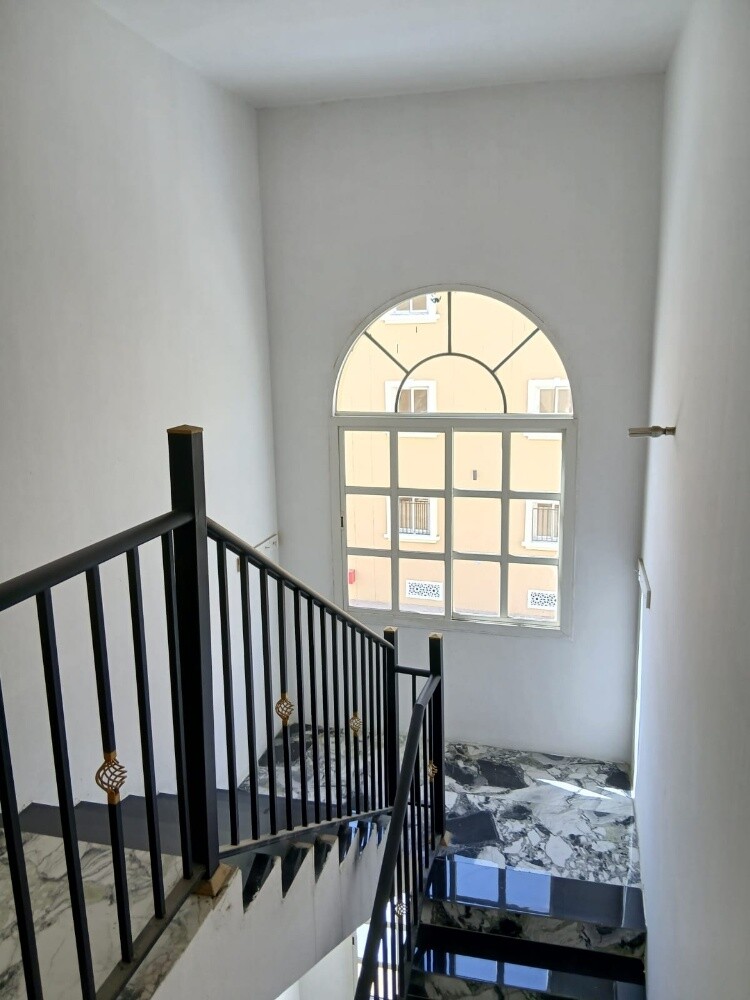 للبيع عماره 4 شقق في المطار - 3