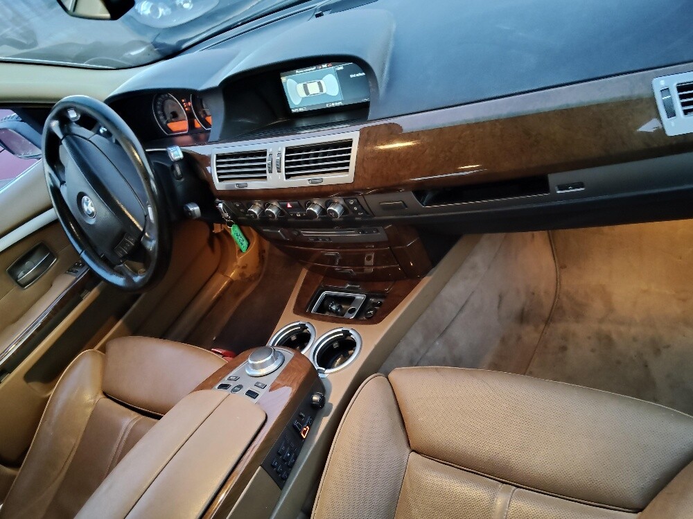 BMW 740 — photo 4 for sale in Qatar