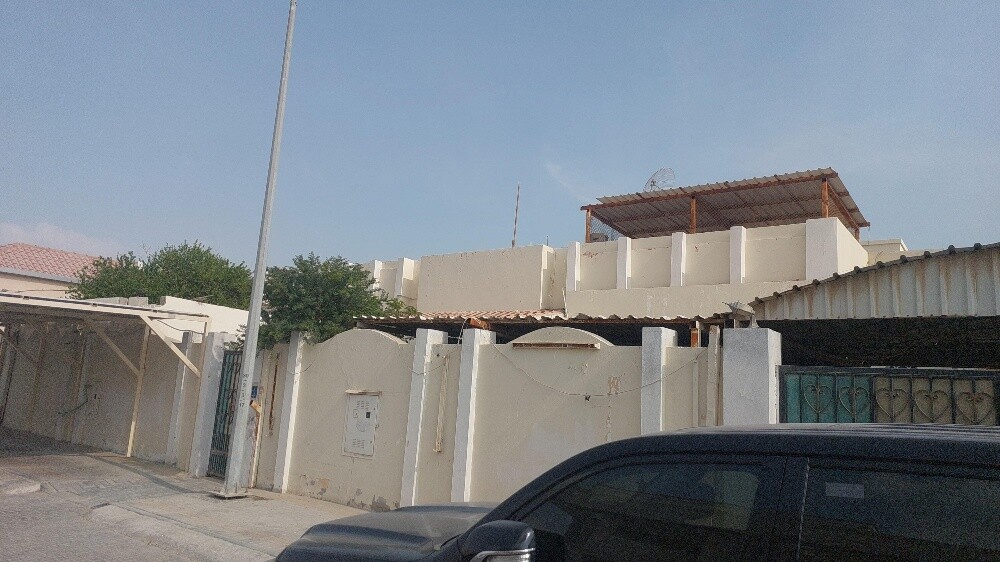 للبيع بيت بالدحيل - 4