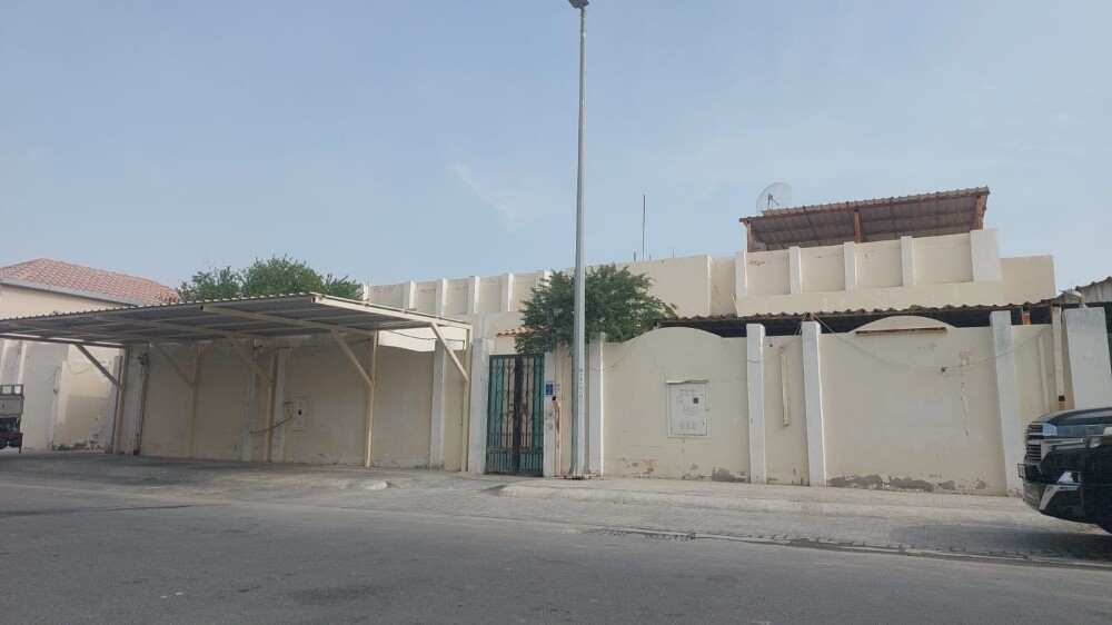 للبيع بيت بالدحيل - 1