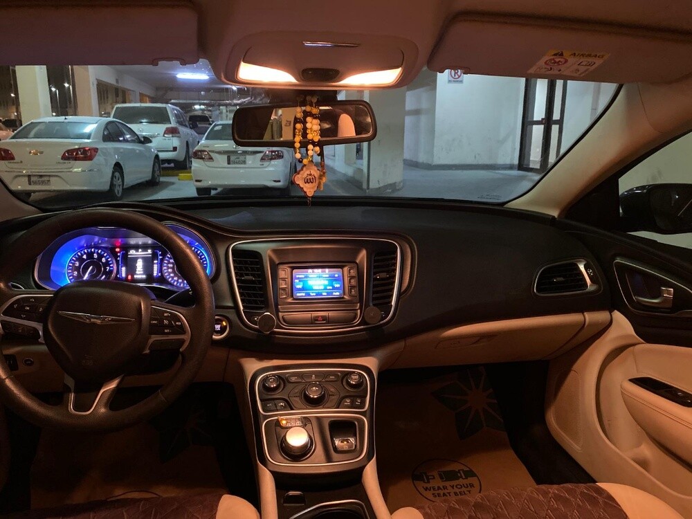 كرايسلر سي ٢٠٠ - 1