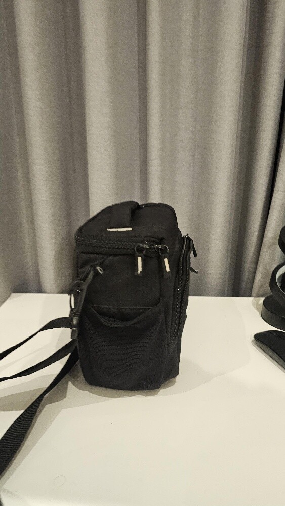 camera case - caselogi - 4