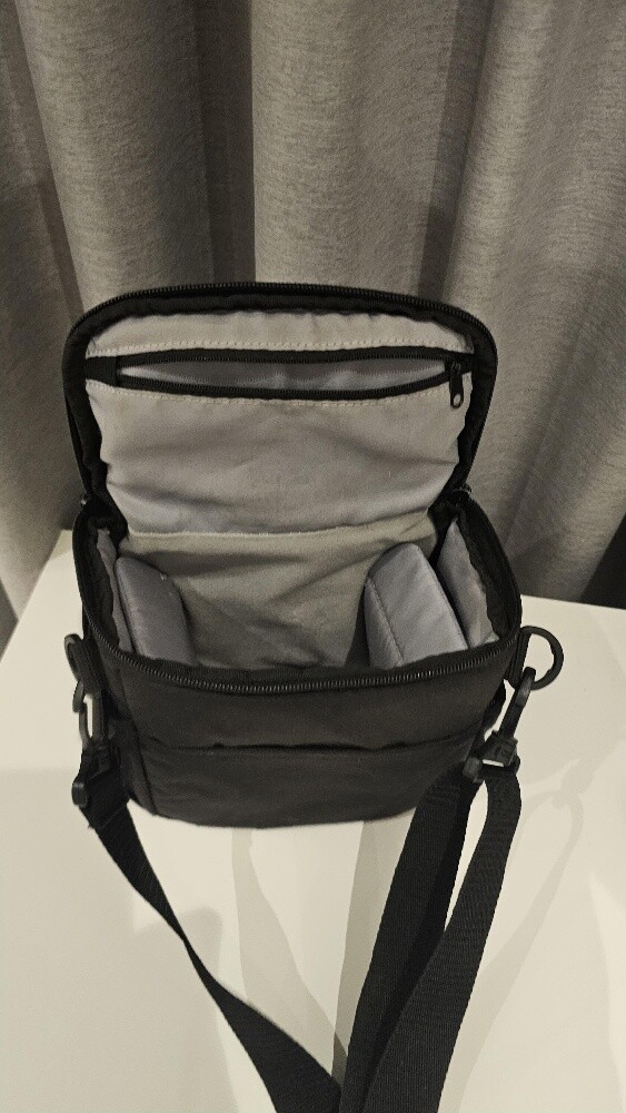 camera case - caselogi - 5