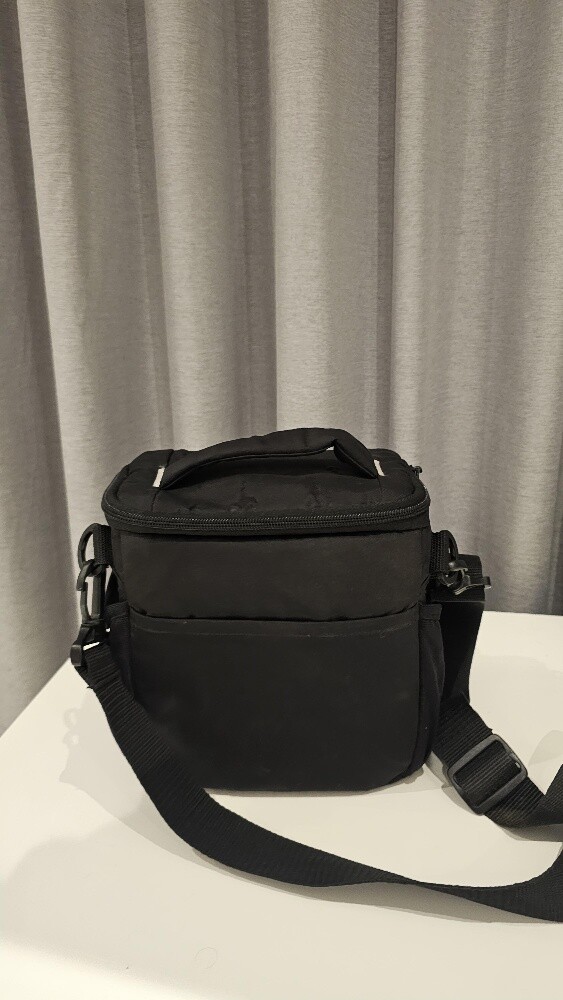 camera case - caselogi - 3