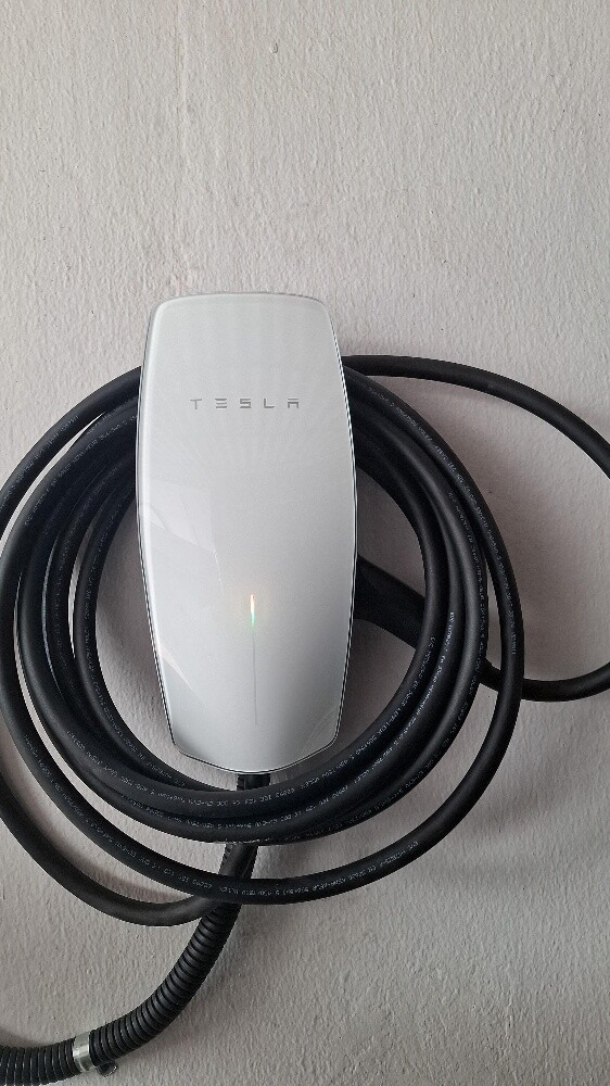 tesla car chargar installation - 4