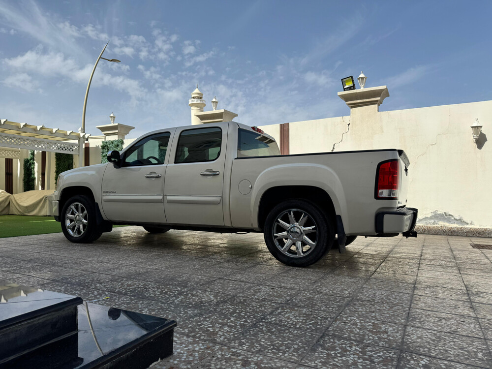 Gmc Denali — photo 2 for sale in Qatar