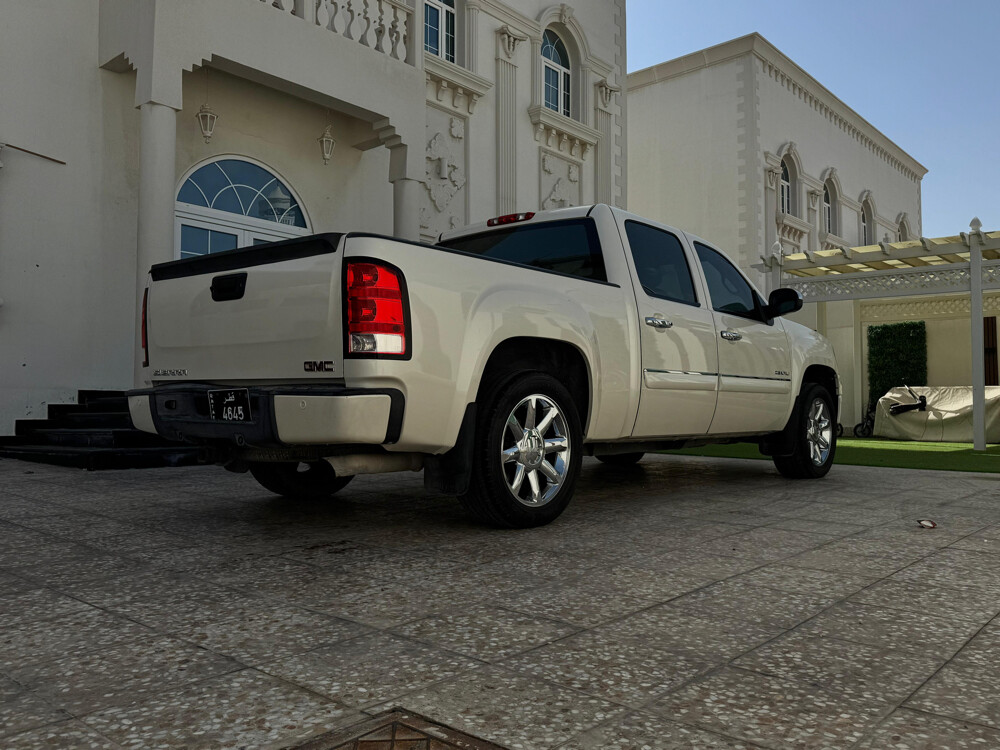 Gmc Denali — photo 5 for sale in Qatar