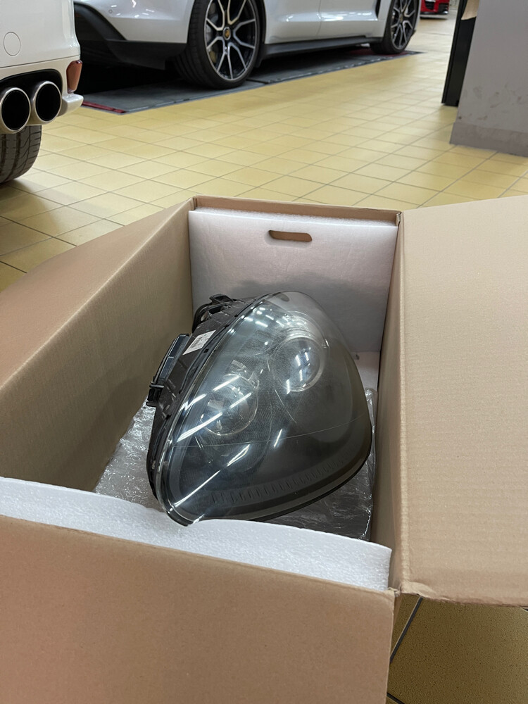 headlight Porsche Cayenne - 2