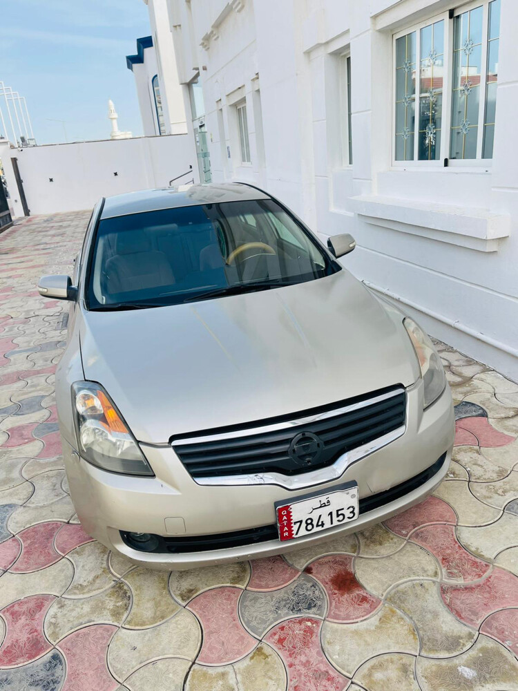 Nissan Altima 2009 — photo 1 for sale in Qatar