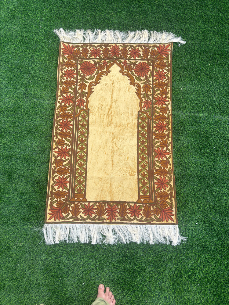 handmade kashmiri prayer mats  - 7